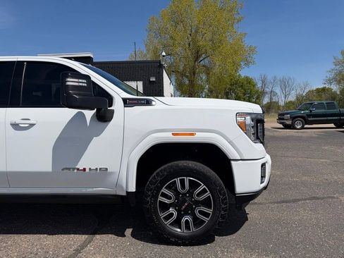 Used 2022 GMC Sierra 3500 AT4 w/ AT4 Preferred Package AWD/4WD image 2