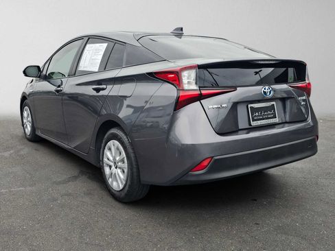 Used 2020 Toyota Prius L Eco FWD image 5