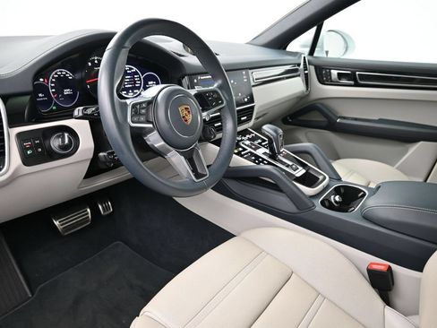 Certified 2023 Porsche Cayenne S AWD/4WD image 4