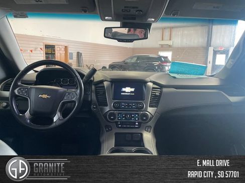 Used 2020 Chevrolet Suburban LT AWD/4WD image 22