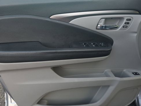 Used 2022 Honda Pilot EX-L image 16