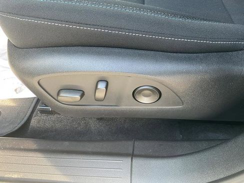 New 2026 Chevrolet Equinox EV LT image 9