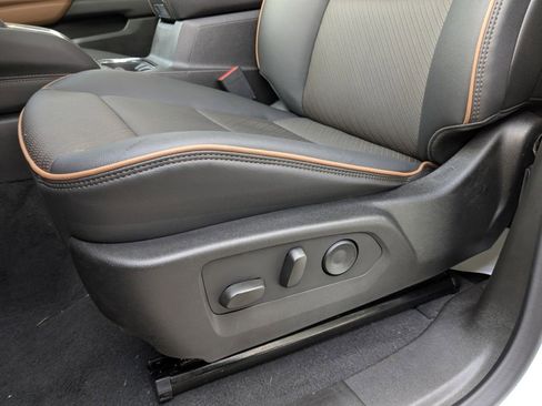 New 2025 GMC Canyon AT4 w/ Technology Plus Package AWD/4WD image 12