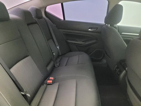 Used 2019 Nissan Altima 2.5 SV FWD image 19