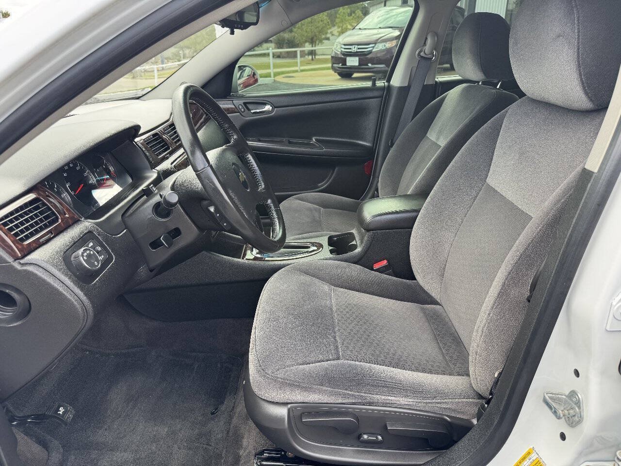 Used 2014 Chevrolet Impala LT w/ LT Sunroof Package FWD image 16