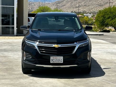 Used 2022 Chevrolet Equinox LT image 2