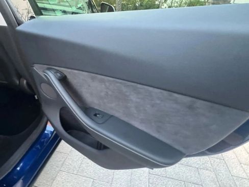 Used 2023 Tesla Model Y Long Range image 36