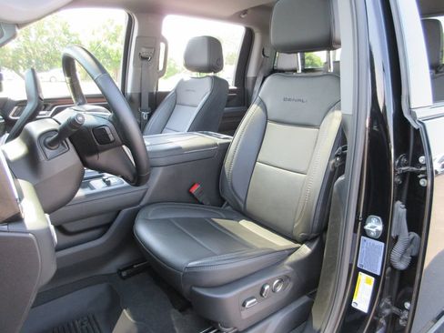 Used 2024 GMC Sierra 2500 Denali w/ Denali Reserve Package AWD/4WD image 25