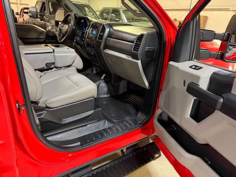 Used 2018 Ford F250 XL w/ Power Equipment Group image 29