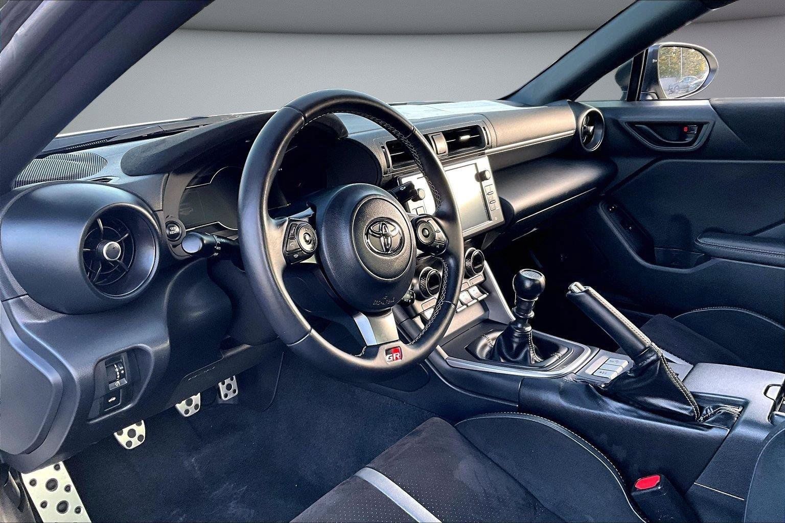 Used 2024 Toyota GR86 Premium w/ Performance Package RWD image 17
