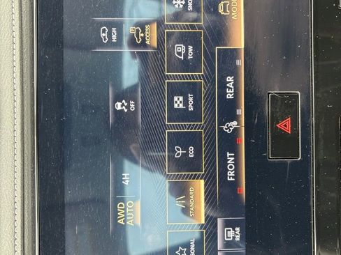 Used 2025 INFINITI QX80 Sensory image 42