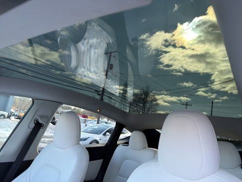 Used 2022 Tesla Model Y Performance image 19