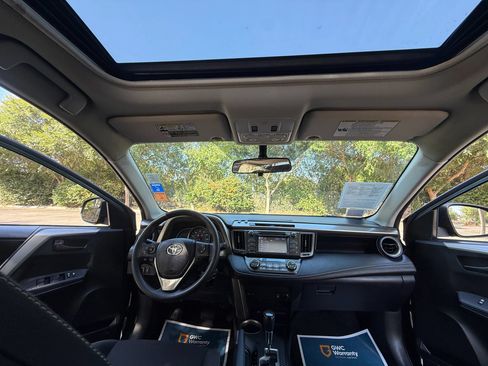 Used 2013 Toyota RAV4 XLE FWD image 18