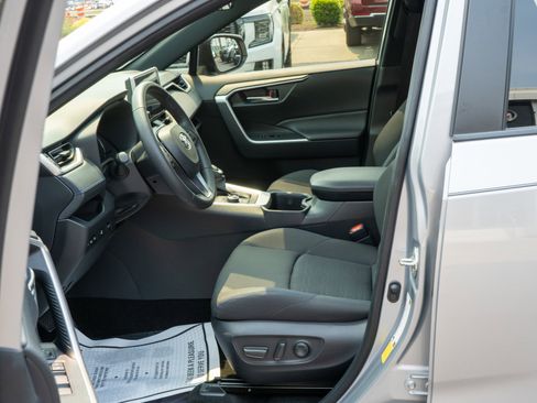 Used 2023 Toyota RAV4 SE w/ Convenience Package image 19