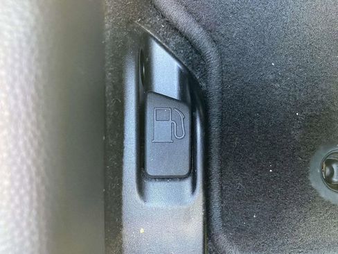 Used 2021 Toyota Corolla XSE image 31