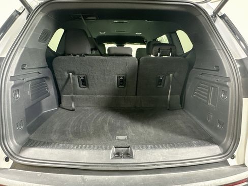 Used 2025 GMC Acadia Elevation FWD image 30
