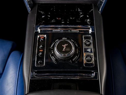 Used 2022 Rolls-Royce Cullinan image 17