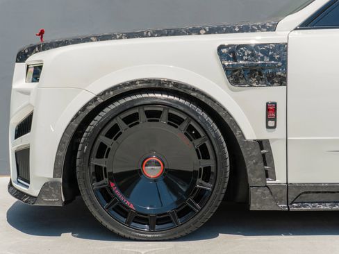 Used 2026 Rolls-Royce Cullinan AWD/4WD image 35