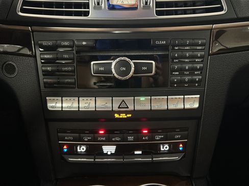 Used 2014 Mercedes-Benz E 550 Cabriolet image 27