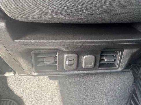 Used 2021 Chevrolet Silverado 1500 LT image 10