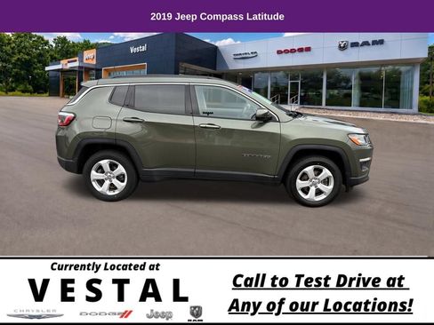 Used 2019 Jeep Compass Latitude AWD/4WD image 5