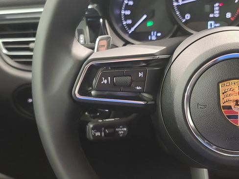 New 2026 Porsche Macan image 17