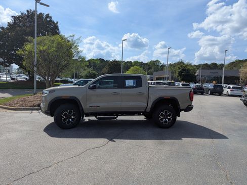 Used 2023 GMC Canyon AT4X image 8