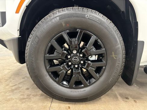 Used 2026 Nissan Frontier SV w/ Tow Package RWD image 9