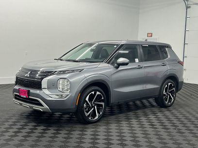 Used 2024 Mitsubishi Outlander SE
