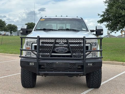 Used 2020 Ford F350 Lariat w/ Chrome Package AWD/4WD image 3