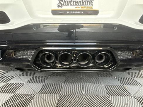 Used 2023 Chevrolet Corvette Z06 w/ Z07 Performance Package RWD image 26