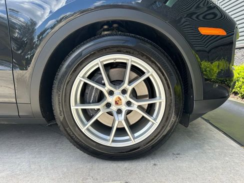 Certified 2026 Porsche Cayenne AWD/4WD image 15
