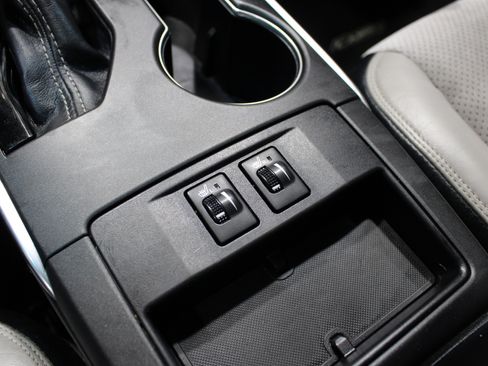 Used 2015 Toyota Camry XSE w/ Advanced Technology Package image 18