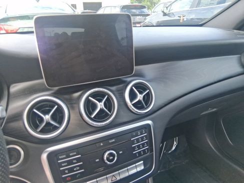 Used 2019 Mercedes-Benz CLA 250 4MATIC image 10