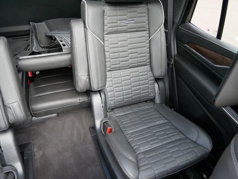 Used 2023 Cadillac Escalade Sport Platinum w/ LPO, ONYX Package image 15