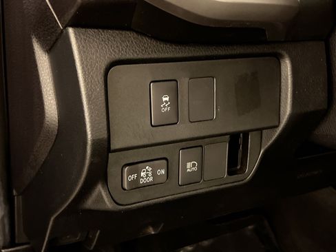 Used 2022 Toyota Tacoma SR5 AWD/4WD image 29