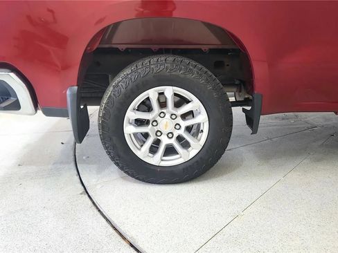 Used 2022 Chevrolet Silverado 1500 LT w/ Z71 Off-Road Package AWD/4WD image 34