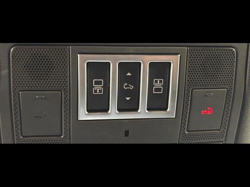 Used 2020 Land Rover Discovery HSE Luxury image 12