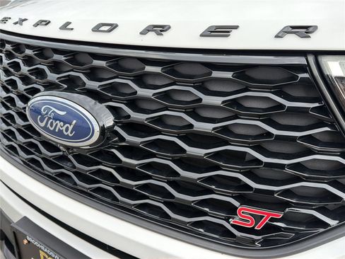 Used 2020 Ford Explorer ST w/ ST High-Performance Pack image 9