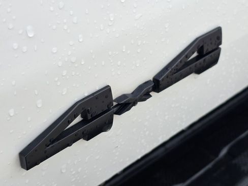 Used 2024 Toyota Tacoma TRD Off-Road image 8