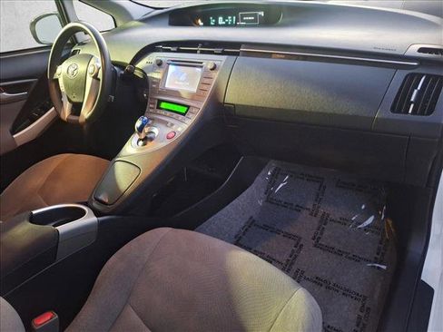 Used 2015 Toyota Prius Three image 19