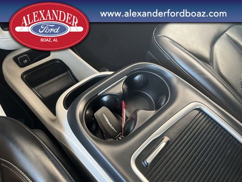 Used 2023 Chrysler Pacifica Touring-L image 26