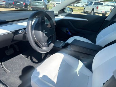 Used 2022 Tesla Model 3 Long Range AWD/4WD image 7