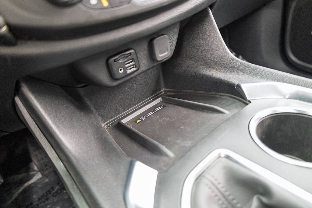Used 2023 Chevrolet Traverse Premier w/ Redline Edition AWD/4WD image 35
