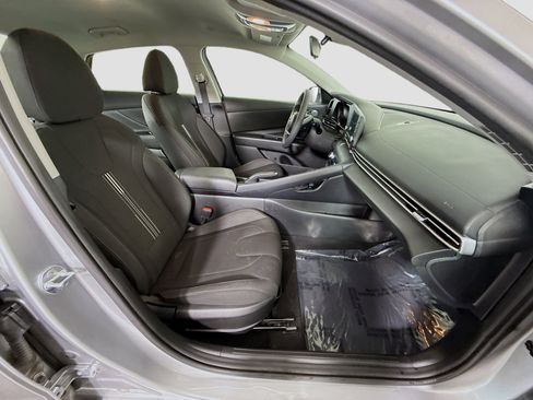 Used 2023 Hyundai Elantra SEL w/ Preferred Accessory Package image 29