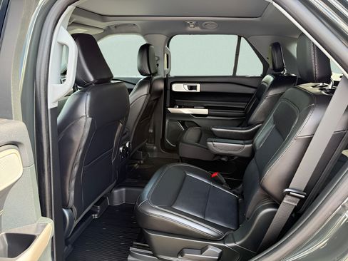 Used 2023 Ford Explorer Limited w/ Limited Technology Package AWD/4WD image 5
