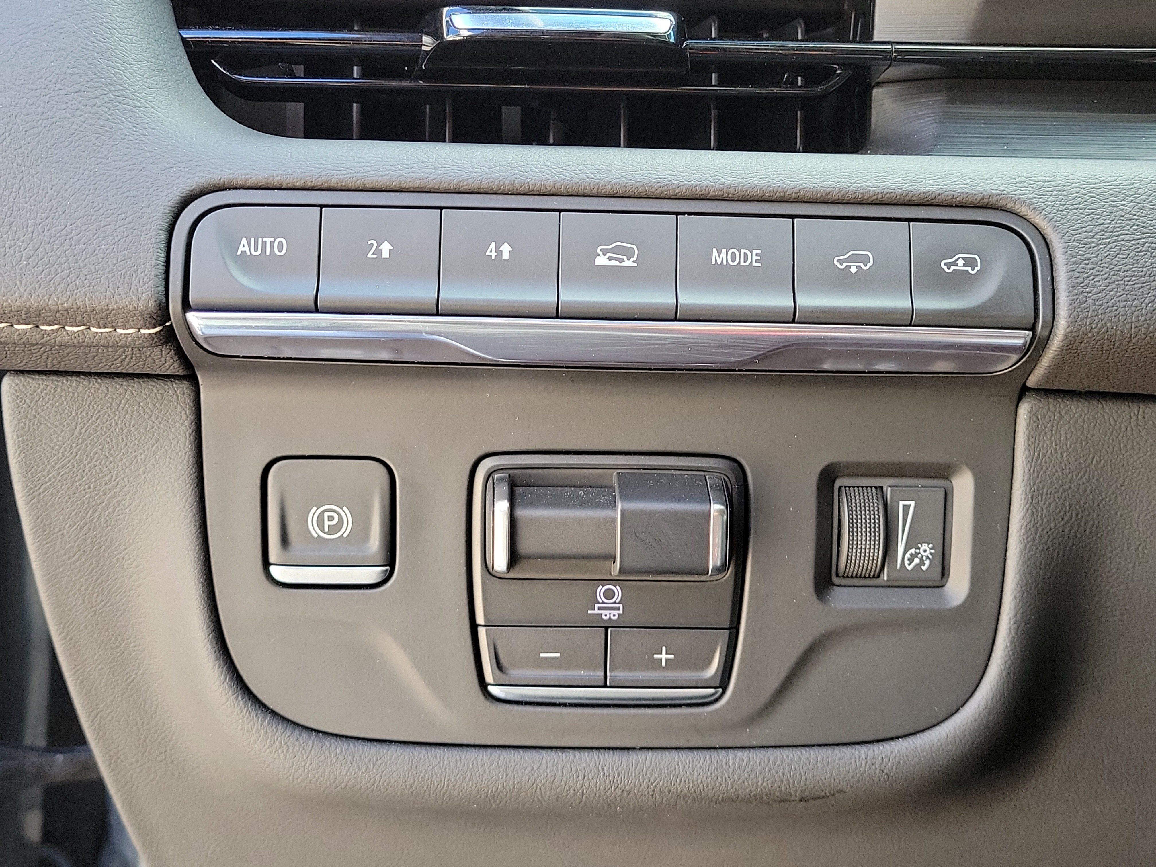 Used 2024 Cadillac Escalade ESV Sport w/ Touring Package AWD/4WD image 29