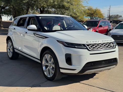 Used 2020 Land Rover Range Rover Evoque SE image 4