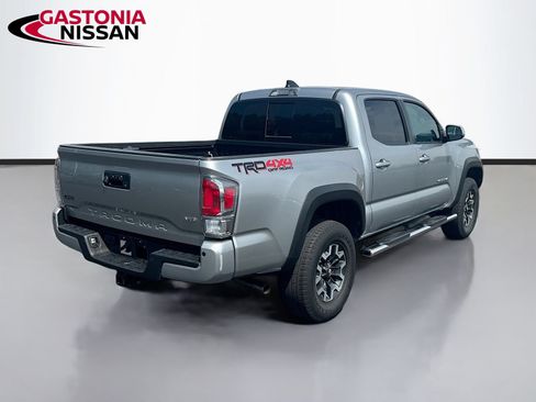 Used 2022 Toyota Tacoma TRD Off-Road w/ Technology Package AWD/4WD image 9