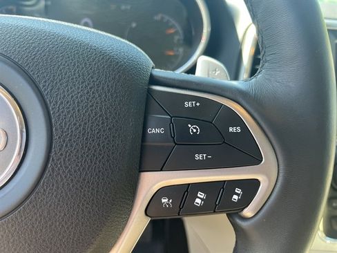 Used 2018 Jeep Grand Cherokee Limited w/ Luxury Group II AWD/4WD image 23